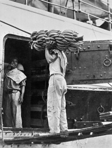 Caricando banane a Veracruz, Messico, 1928 Tina Modotti 