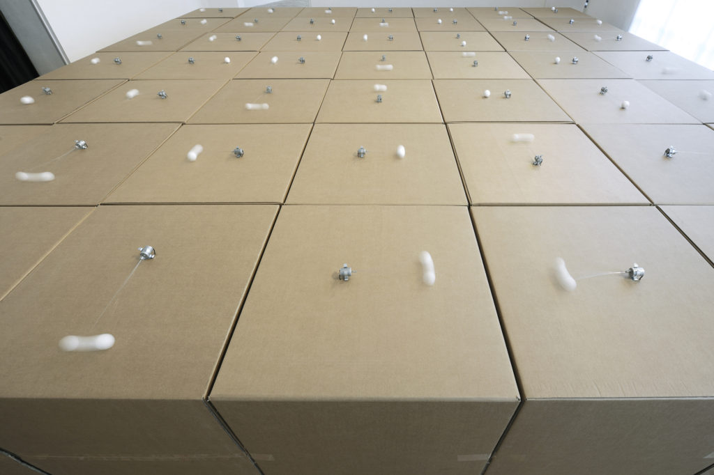 6-49-prepared-dc-motors-cotton-balls-cardboard-boxes-70x70x70cm.